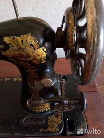 Швейная машина Singer