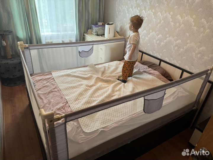 Бортики защитные на кровать
