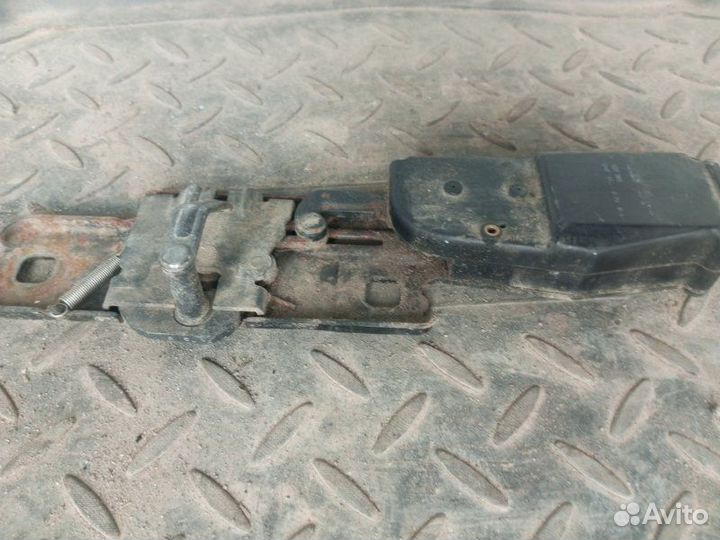 Ответная часть замка багажника Audi Q7 BAR 2007