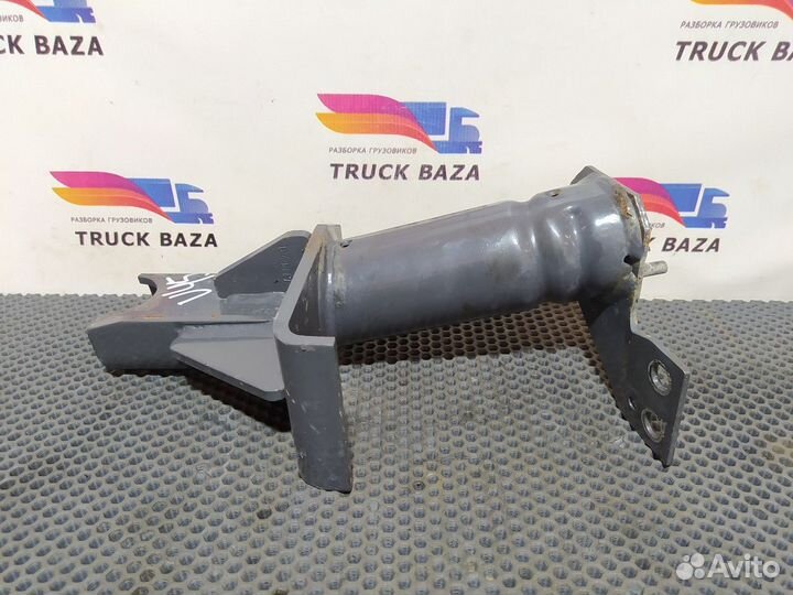 Кронштейн усилителя бампера правый