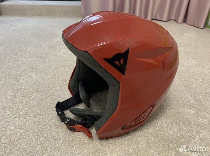 Горнолыжный шлем