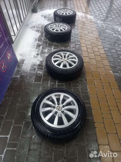 Колеса в сборе r15 зимние 5х114.3 ц.о 67.1