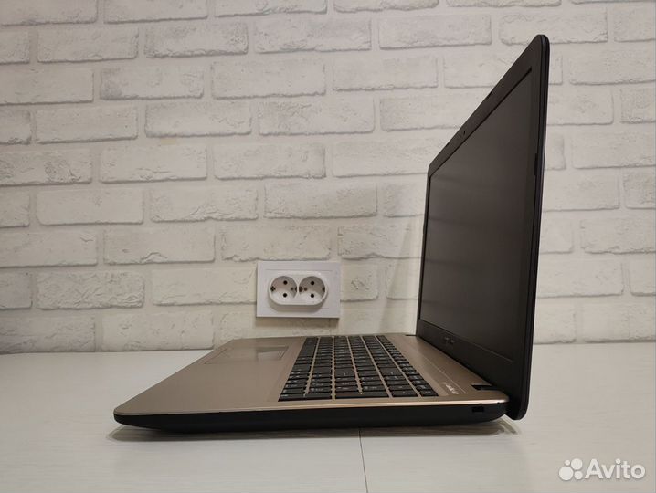 Ноутбук Asus D540M