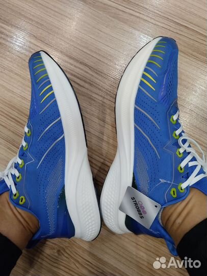 Кроссовки strobbs