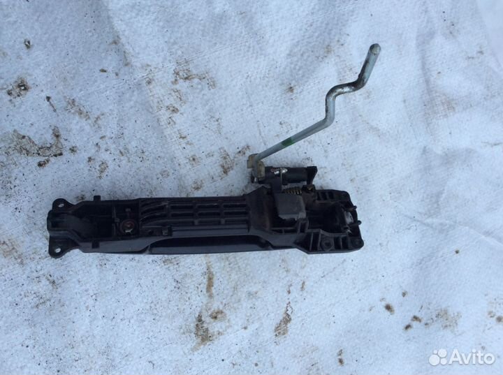 Ручка передняя правая toyota auris 150 E15