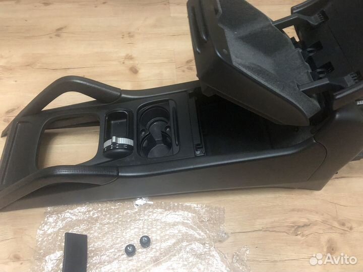 Подлокотник Porsche Cayenne 955-957 оригинал