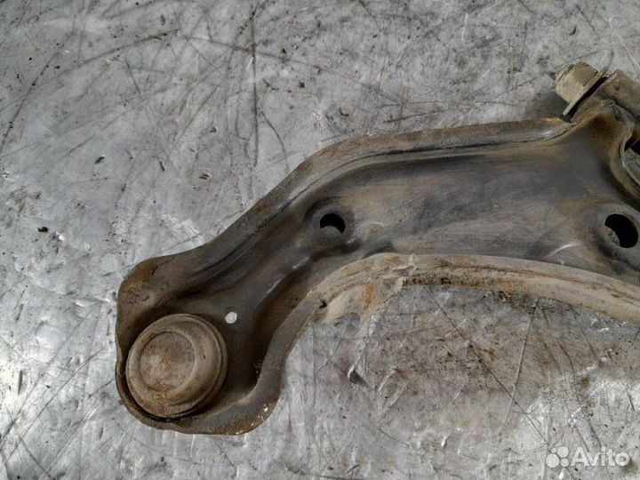 Рычаг подвески передний правый Nissan Maxima A32