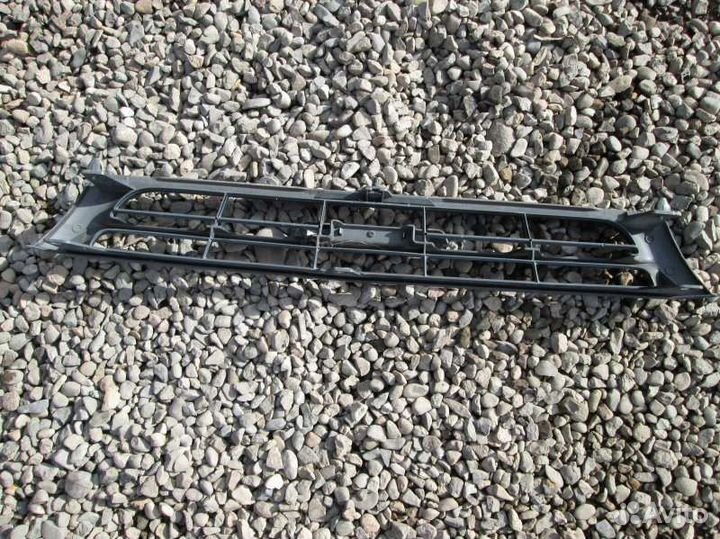 Решетка радиатора Toyota Caldina ST195 3S-FE 1994