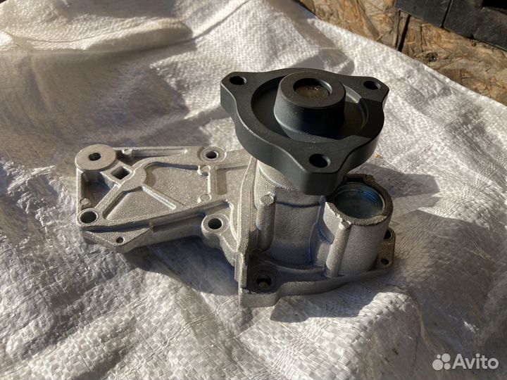 Насос водяной (помпа) Mazda 626, Xedos 6