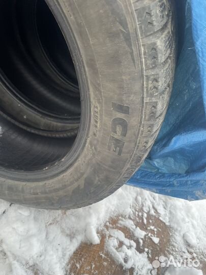 Formula Ice 215/55 R16 92T