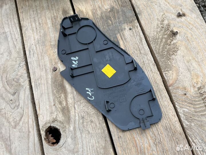 Заглушка торпедо левая Nissan Tiida C11