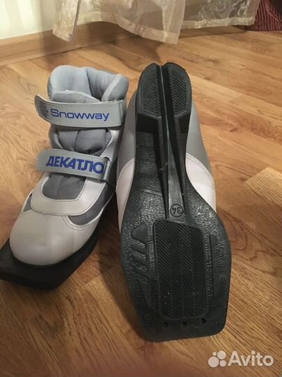 Лыжи 160, ботинки 34, палки