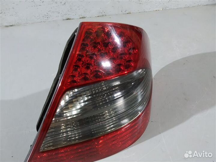 Фонарь задний правый Mercedes E-Class W211