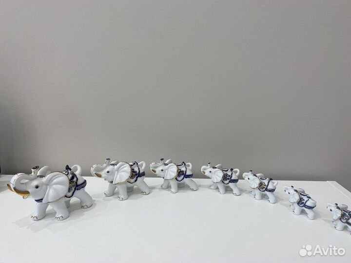 Слоники фарфоровые