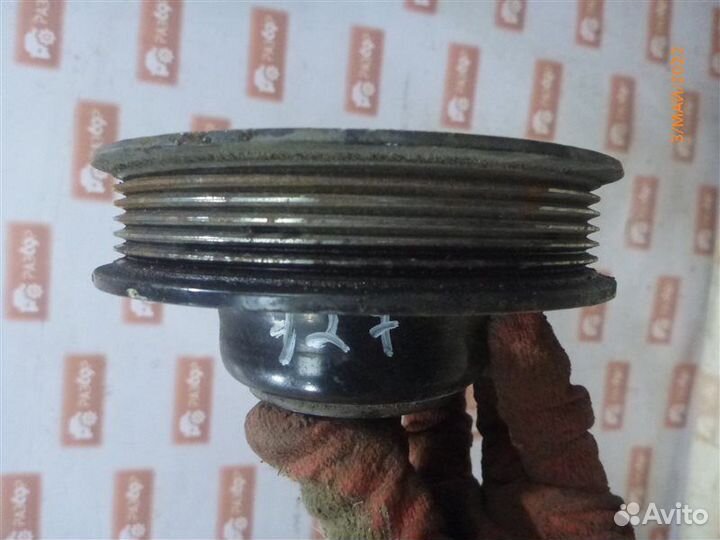 Шкив помпы Land Rover Discovery L319 AJ41 2008