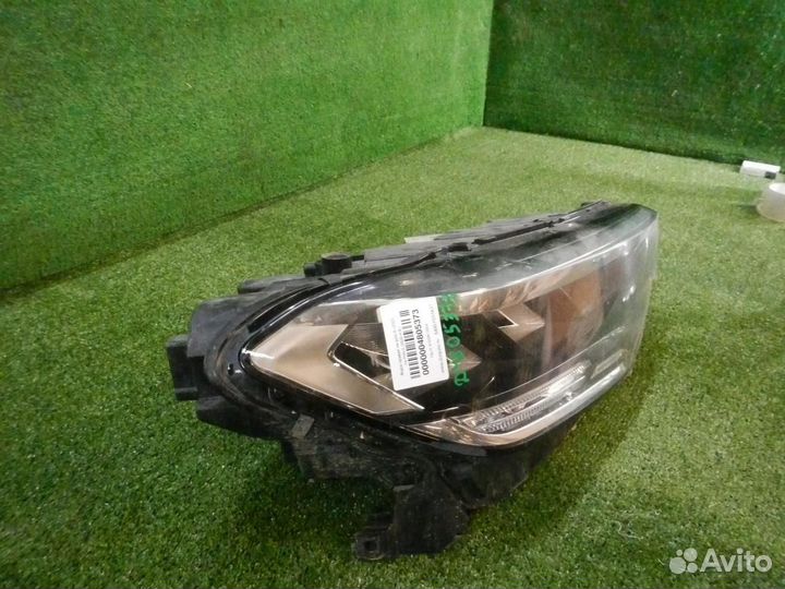 Фара правая Volkswagen Polo