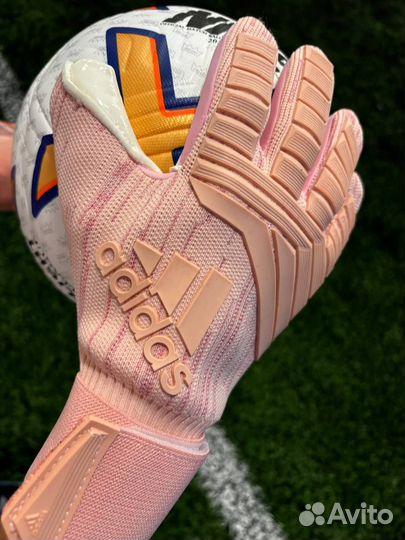 Вратарские перчатки Adidas Predator