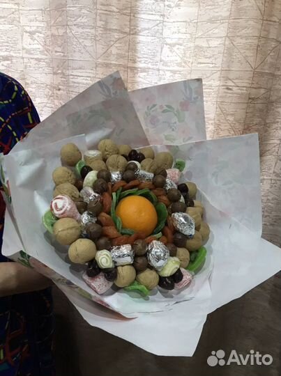 Букеты из фруктов и конфет (сладкие)