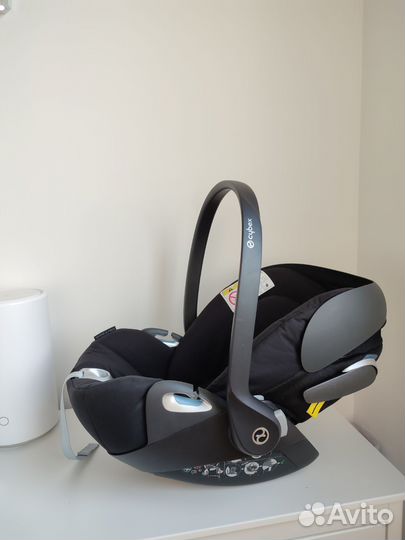 Автолюлька Cybex Cloud Z i-size Black