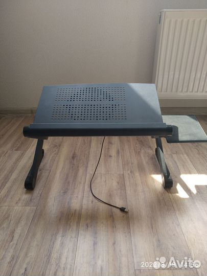 Столик для ноутбука в кровать с USB-кулером
