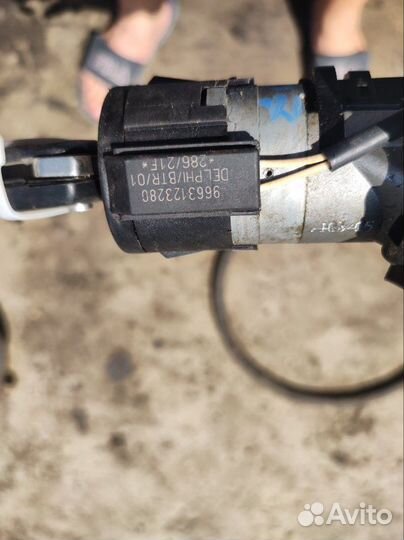 Замок зажигания с ключом Peugeot 307 хэчбег