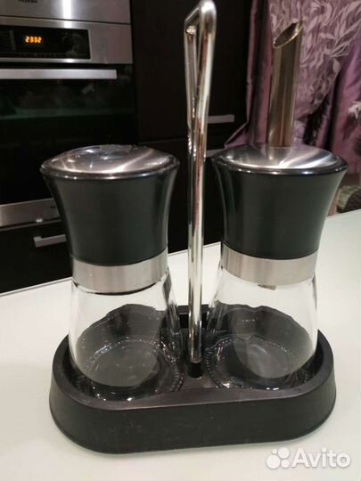 Набор для кухни(сахарница+солонка)