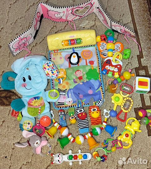 Развивающие игрушки для малышей пакетом до года
