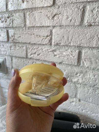 Накладки на грудь medela m новые