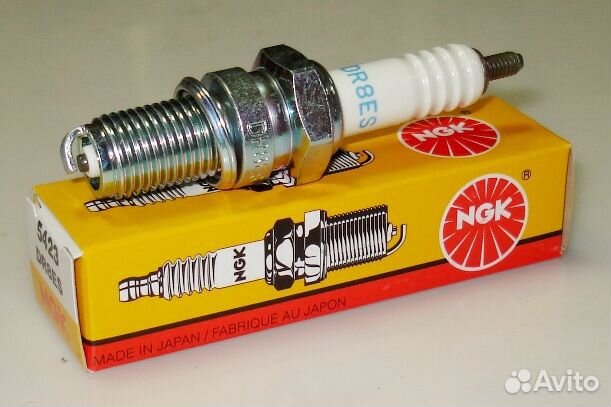 Свеча зажигания NGK DR8ES