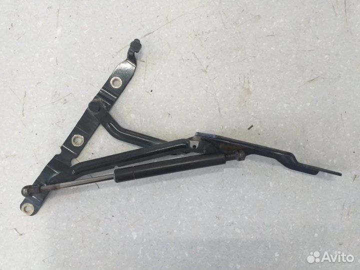 Петля крышки багажника Volvo S40 2.0 1995-1999