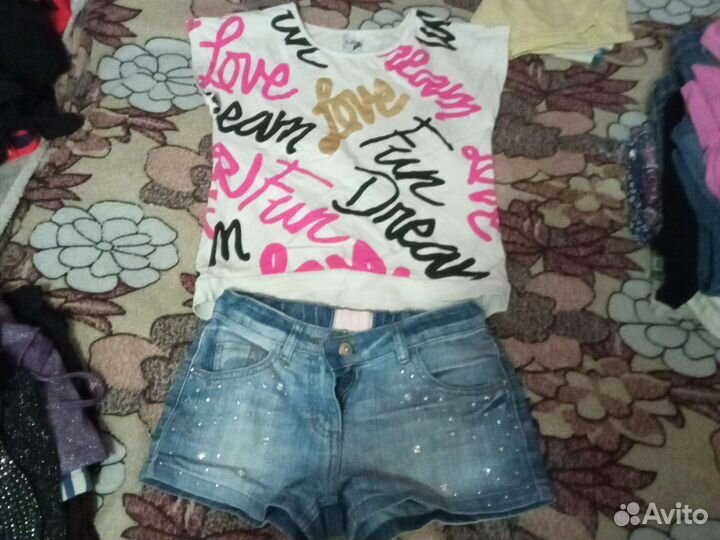 На девочку 10-11 лет