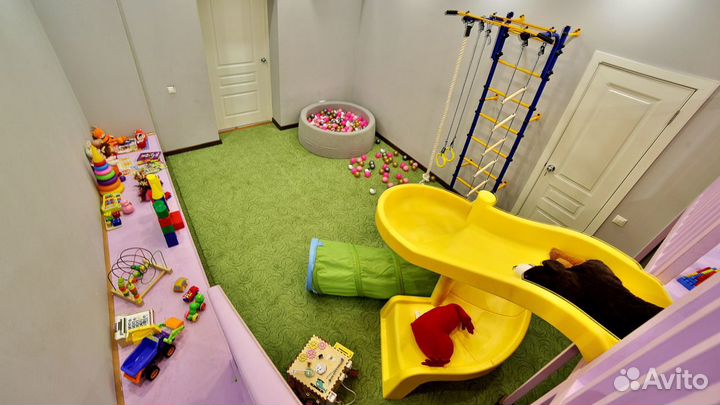 Няня, воспитатель