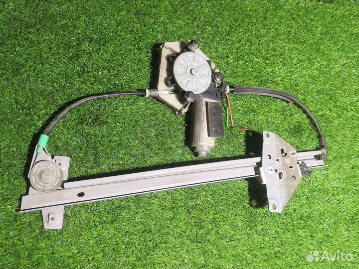 Стеклоподъёмник передний правый Volvo s40 1