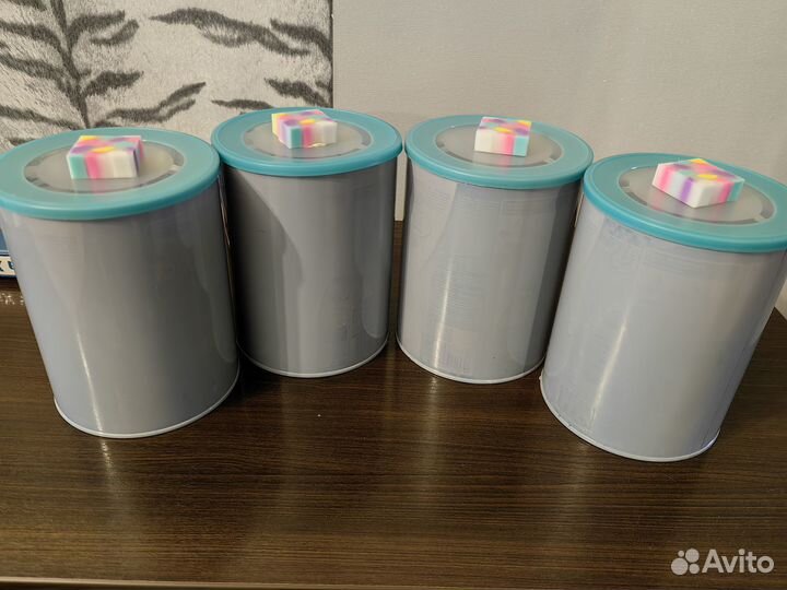 Жестяная банка 4 штуки
