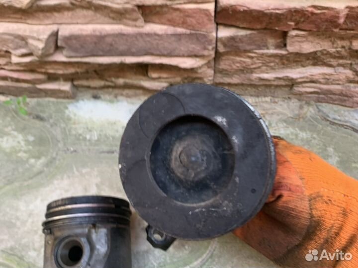 Поршень двигателя D4CB