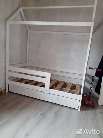 Детская кровать домиком