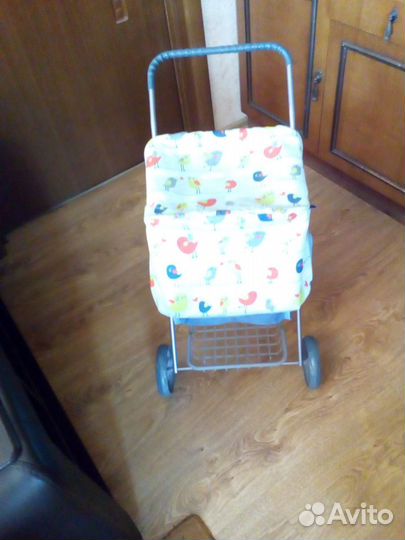 Новая коляска для кукол