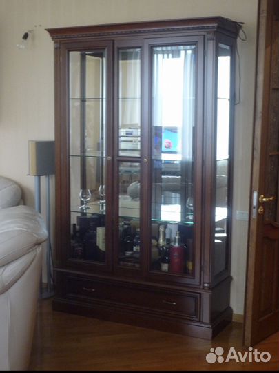 Мебель: витрина с прилавком «Венеция» Италия