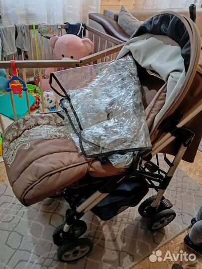 Прогулочная коляска трость