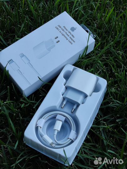 Зарядка на iPhone комплект