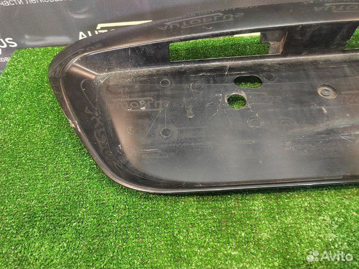 Накладка крышки багажника Mitsubishi Lancer 9 1.6