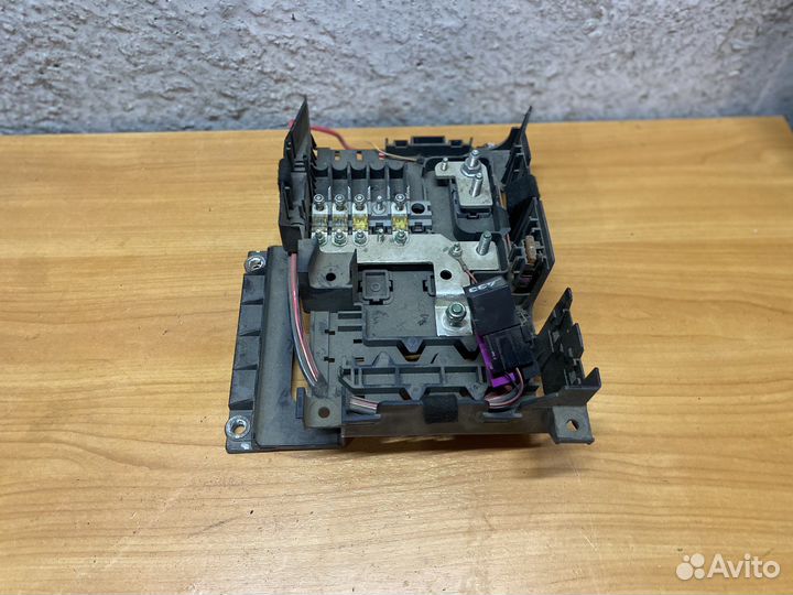 Блок предохранителей салона Volkswagen Touareg