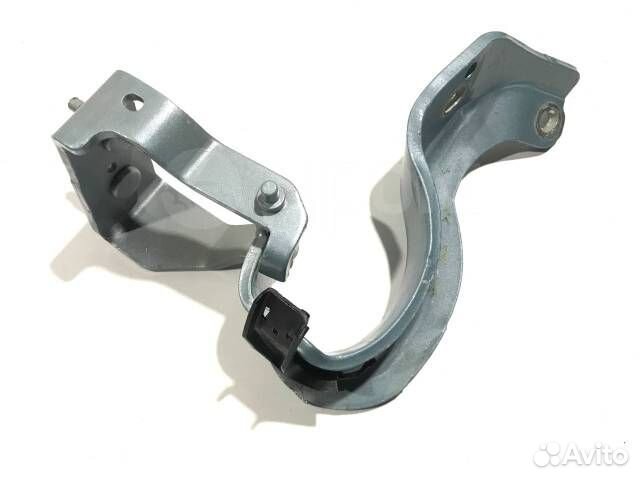 Петля багажника правая Audi A6 C6 Avant