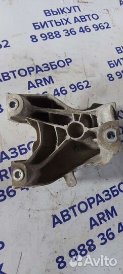 Кронштейн двигателя на Volkswagen Phaeton