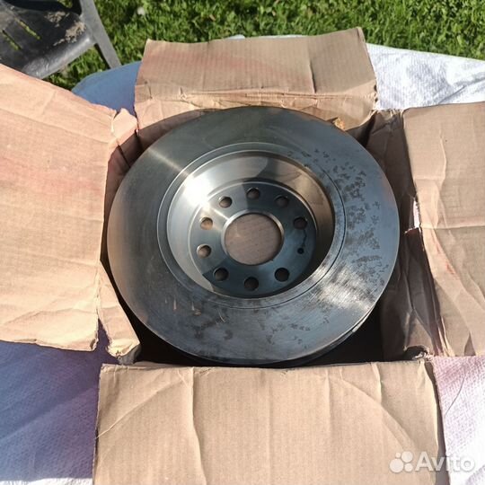 Диски тормозные задние Audi A3 Passat Tiguan