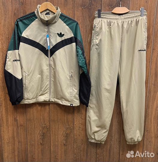 Спортивный костюм adidas