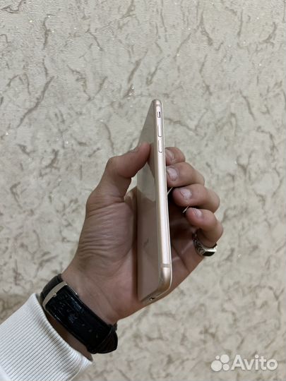 iPhone 8, 128 ГБ