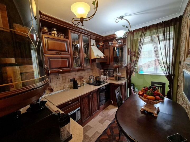 2-к. квартира, 50 м², 3/6 эт.