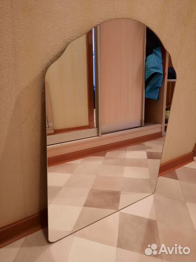 Зеркало настенное