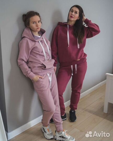 Спортивный костюм женский